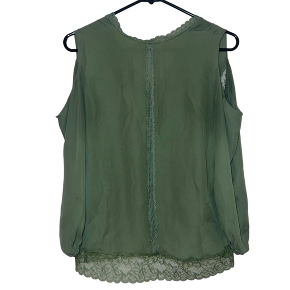 ALICE‎ + OLIVIA Farah Cold Shoulder Lace Trim Silk Top Sage Green Size Small - Picture 7 of 9